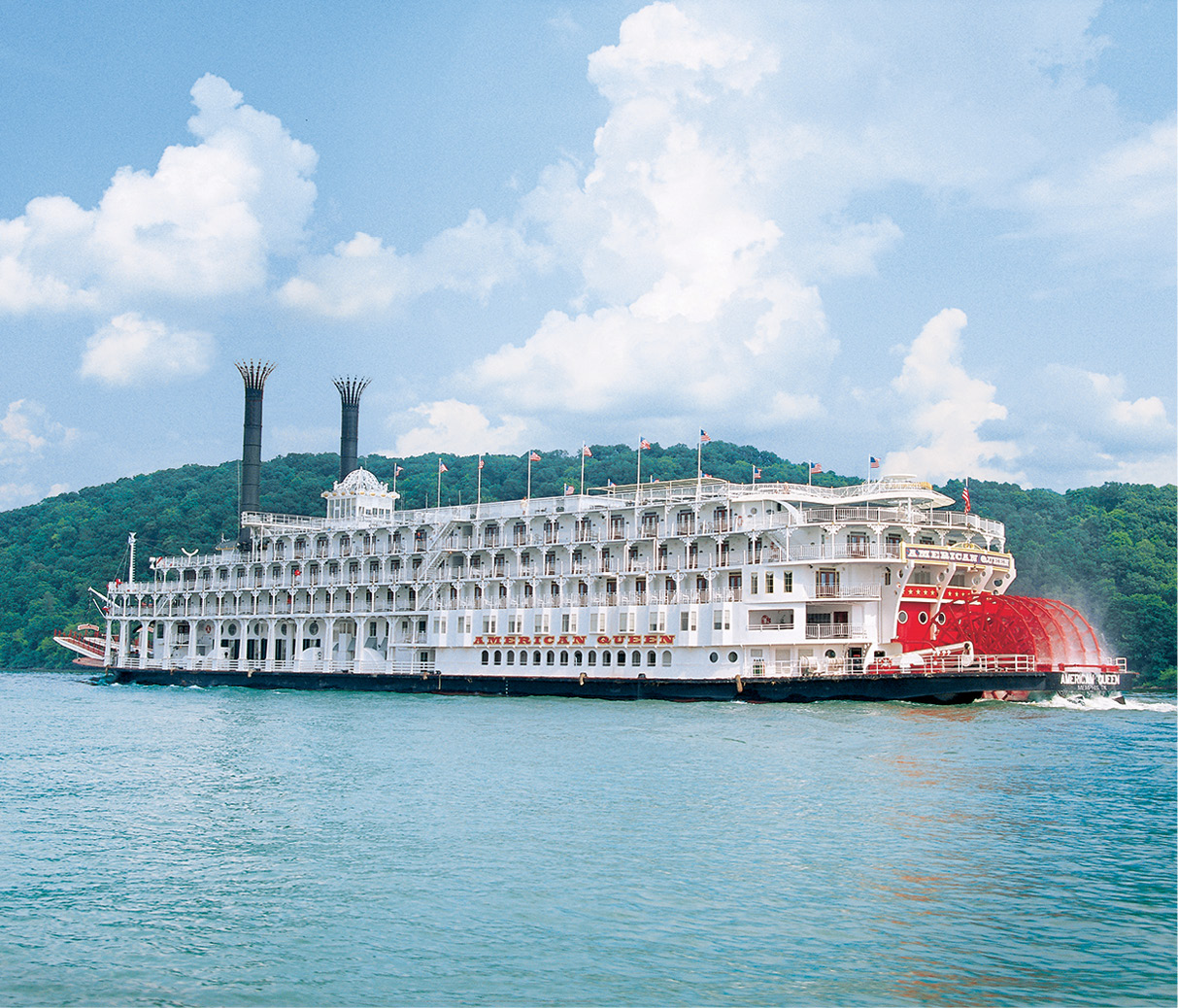 The American Queen see is a classic paddle-wheeler Multonomah Falls is - photo 15