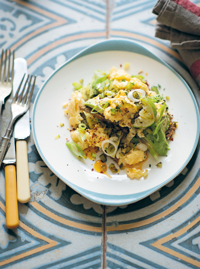 WHOLESOME HEALTHY BREAKFAST SCRAMBLED EGGS WITH AVOCADO CHILLI OIL - photo 8