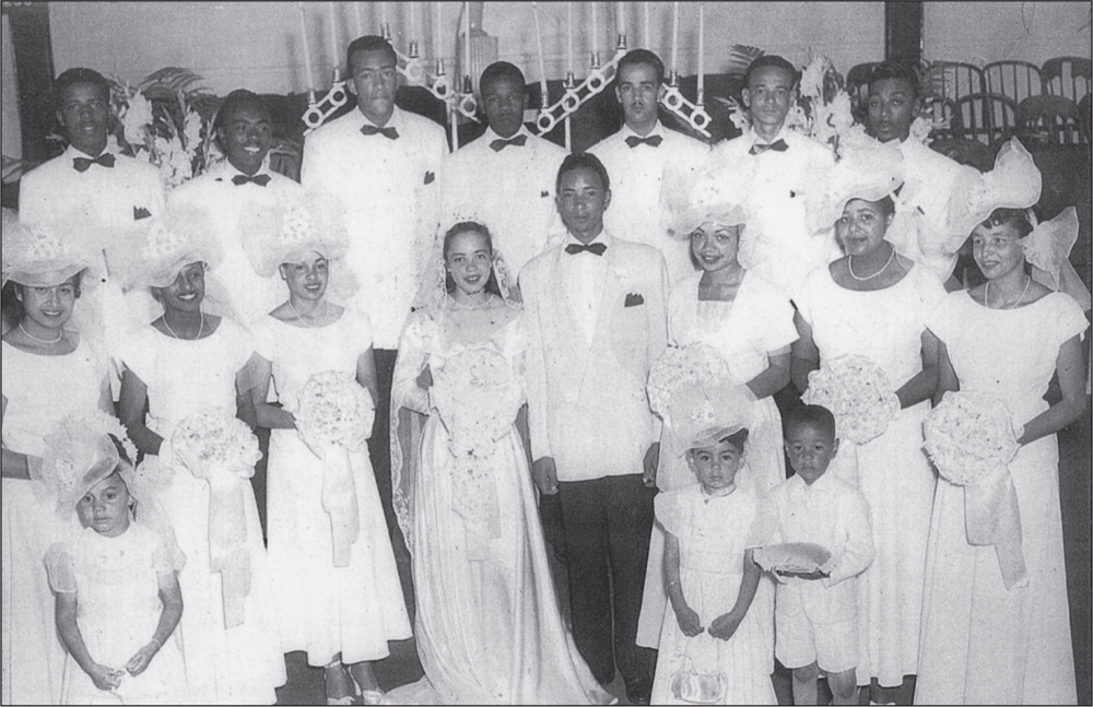 This is the photograph EF Joseph was taking of the wedding party of bride - photo 9