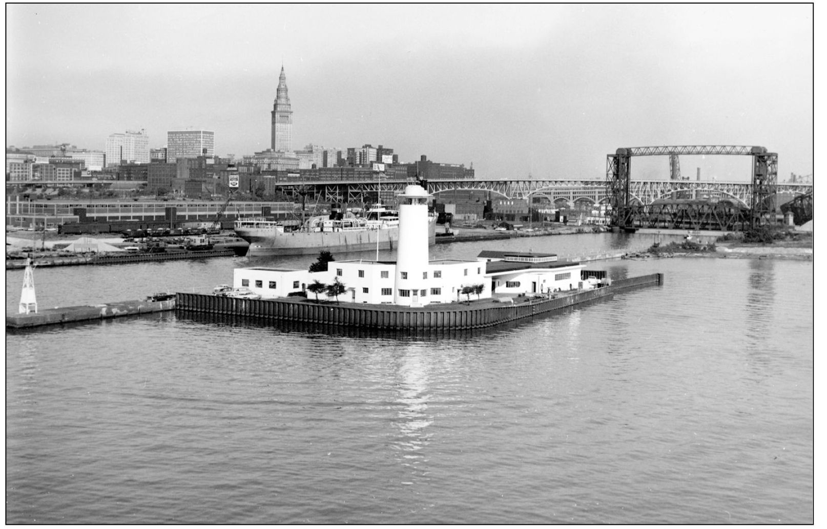 WELCOME TO CLEVELAND A lighthouse is poised at the mouth of the Cuyahoga River - photo 3