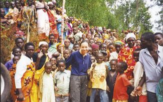 With children in Burundi the Great Lakes region July 1999 Preparing to set - photo 28