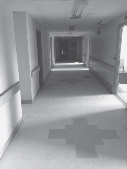 For one man the end of the world begins in mysteriously empty hospital halls - photo 4