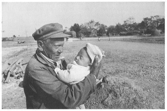 Wang Chigang an illiterate peasant who early in life was a beggar wonders - photo 8