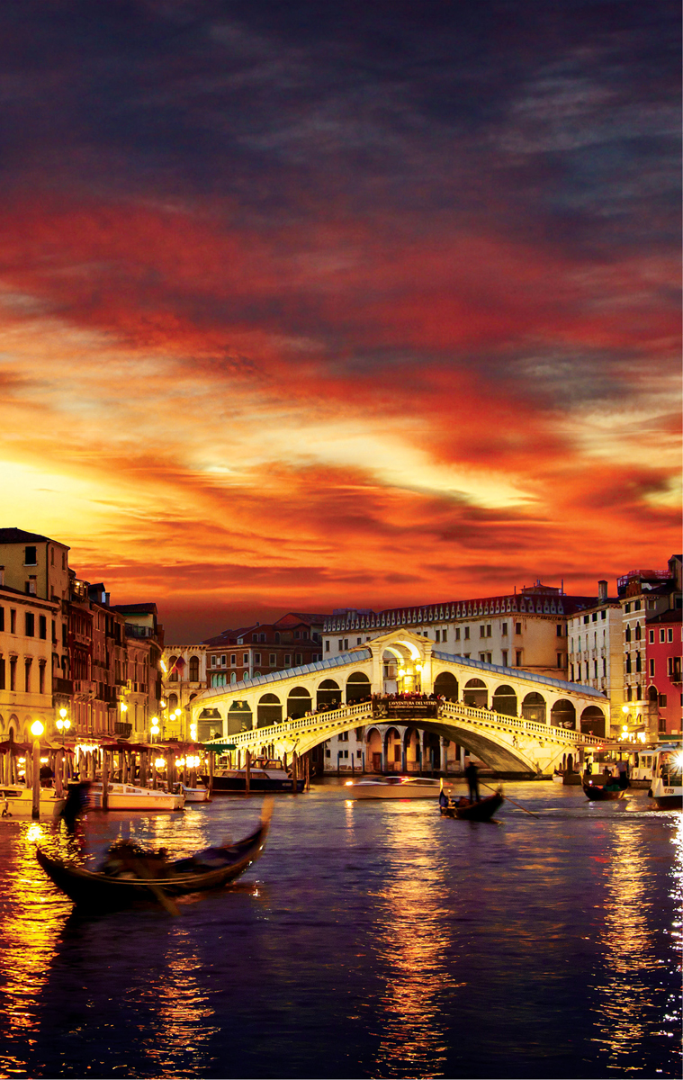 Venices Rialto Bridge at sunset Built in the late 16th century it is the - photo 5