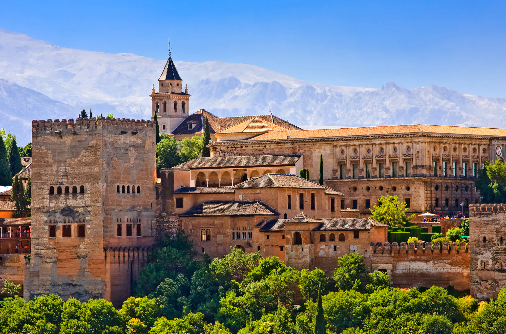 The Alhambra backed by the Sierra Nevada Palacio de Carlos V This Italian - photo 17