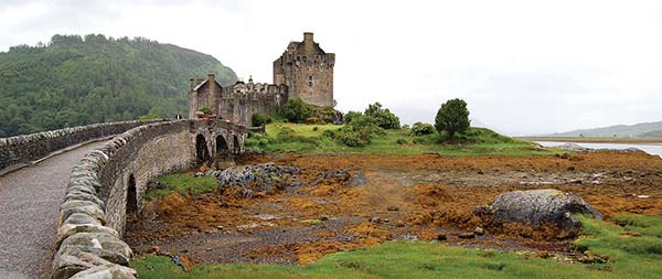 Scotland is a little land that packs a big punch From the yin-and-yang cities - photo 16