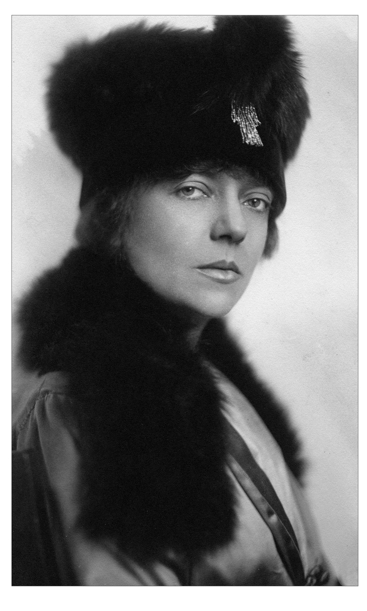 Preface FOR NEARLY ALL of her ninety-six years Alice Roosevelt Longworth - photo 3