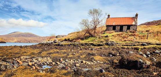 Abandoned cottage at Eilean Anabeich Stage 8 - photo 5