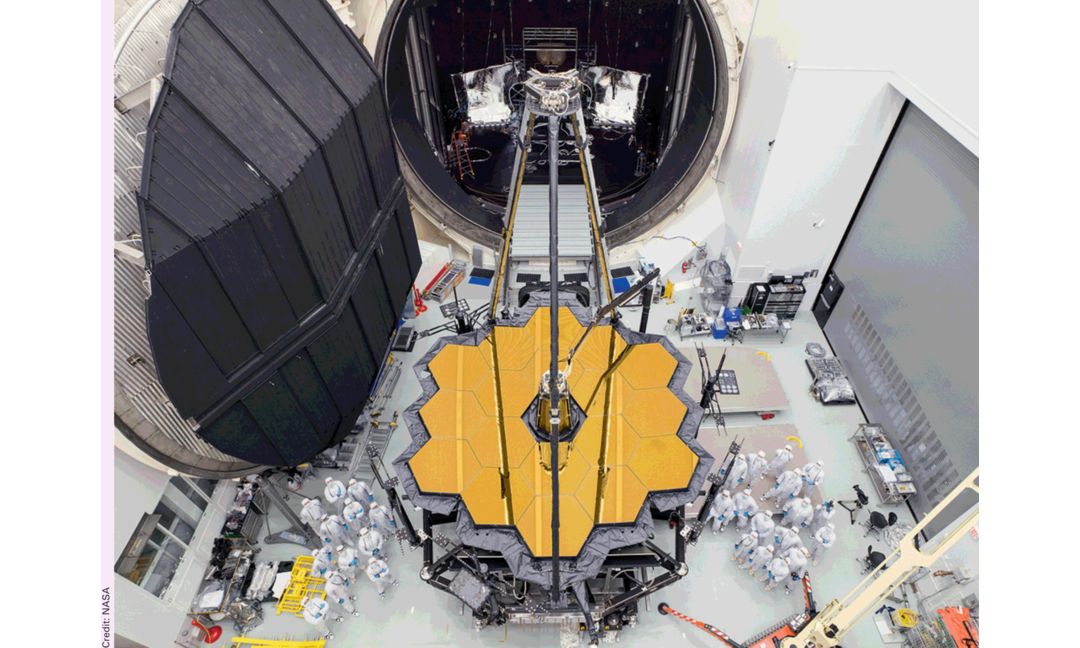 The James Webb Space Telescope being tested A double page from Galileos - photo 5