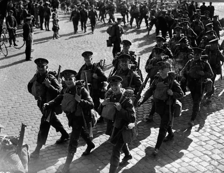 Men of the 2nd Battalion Coldstream Guards part of the 1st Guards Brigade - photo 8