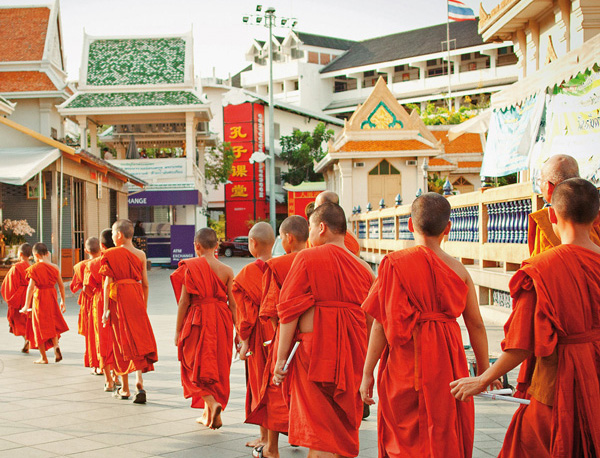 Monks at Wat Traimit ELENA ERMAKOVA LUNARLYNXGETTY IMAGES Scratch - photo 5