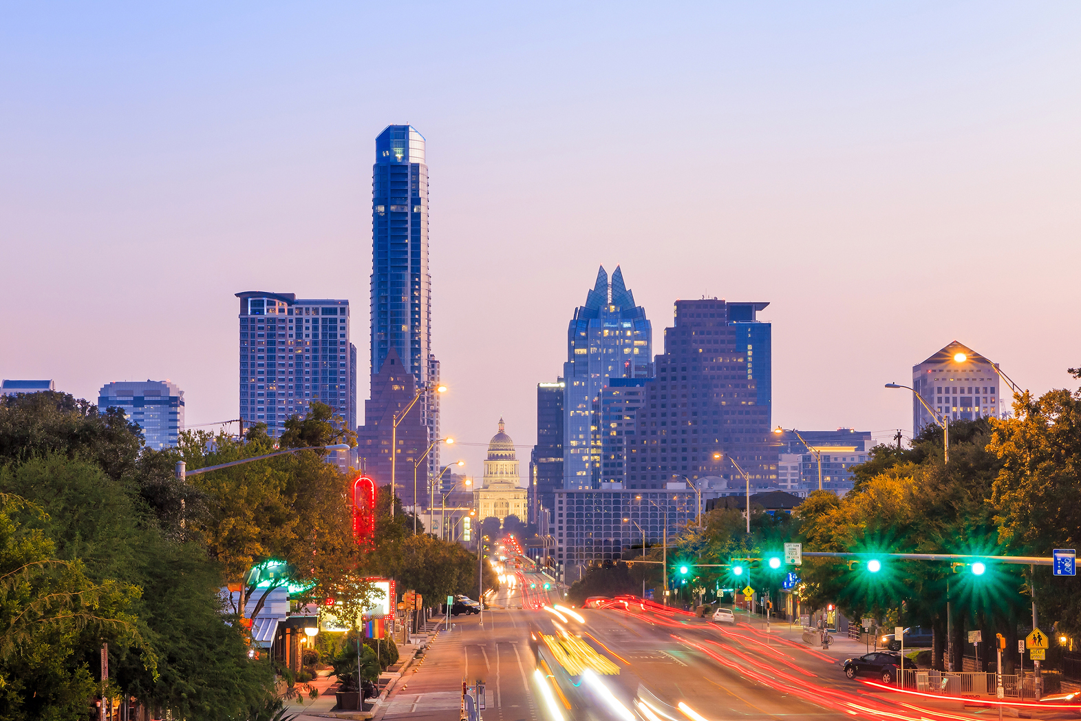 viewed from South Congress F11PHOTO SHUTTERSTOCK Getting Around - photo 11