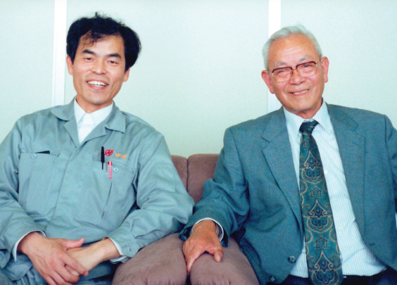 Shuji Nakamura left and Nobuo Ogawa right at Nichia May 1995 Courtesy of - photo 3