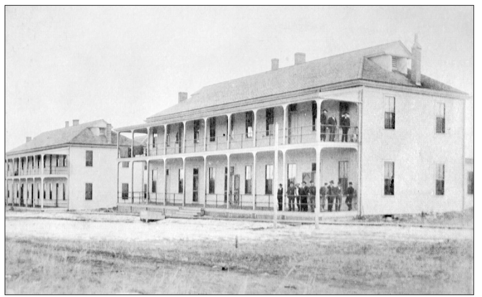 FORT MCKINNEY BUILDINGS For enlisted soldiers there were four barracks for the - photo 6