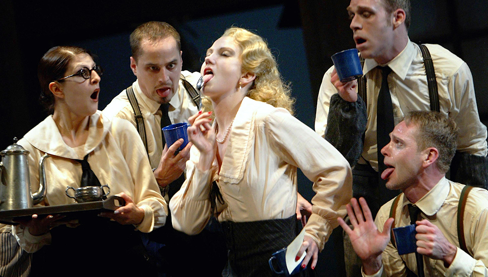 Performers from the London International Mime Festival BRUNO VINCENTGETTY - photo 9