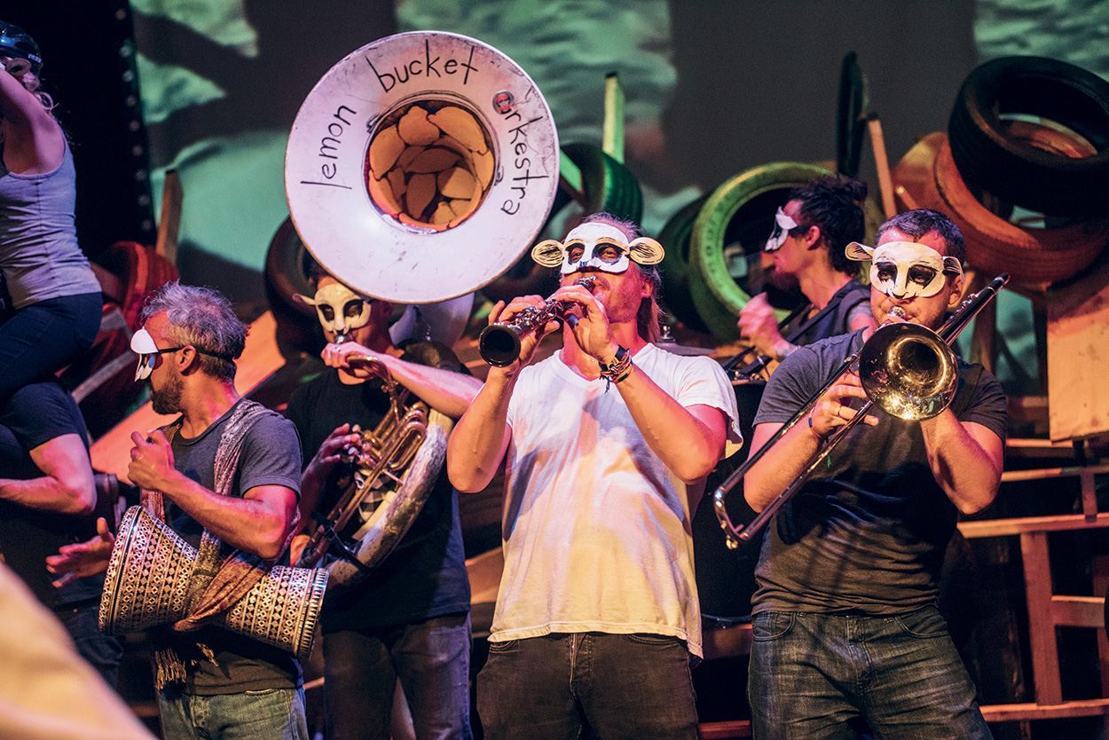 Edinburgh Festival performances from the Lemon Bucket Orkestra David Monteith - photo 12