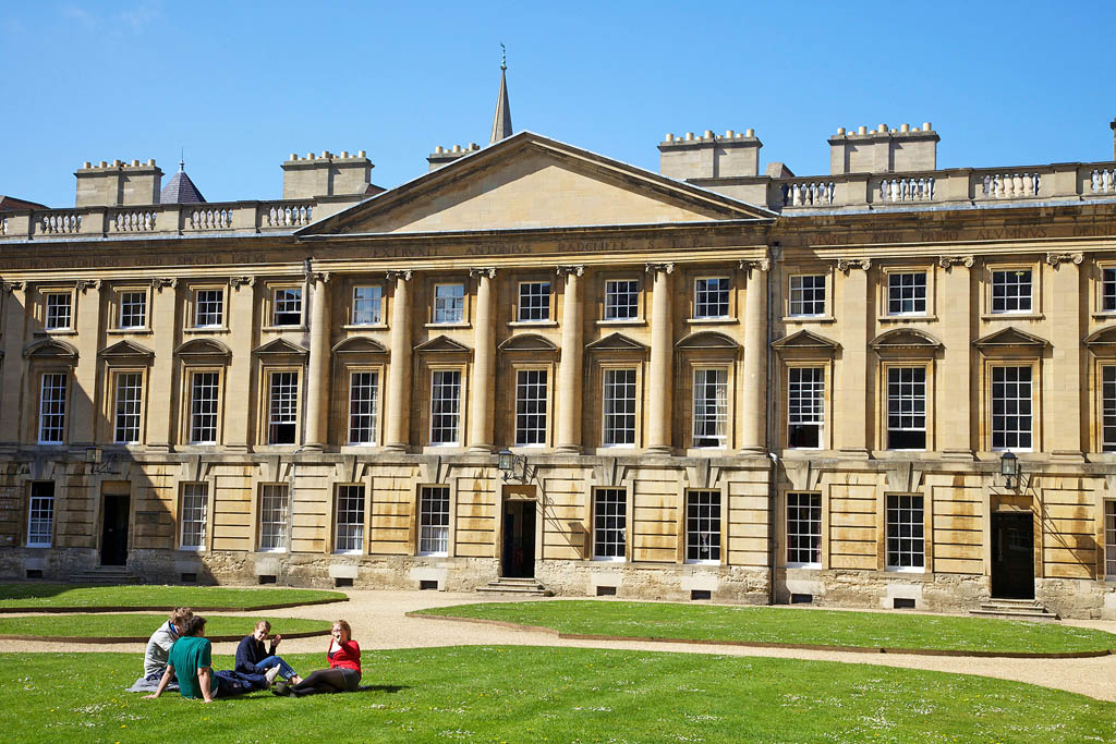 ROBERTHARDING ALAMY STOCK PHOTO Oxford and the Cotswolds Top Sights - photo 5