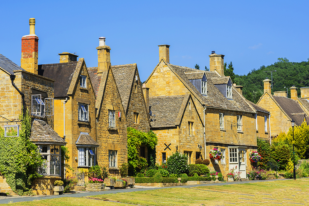 DAVE KNIBBS SHUTTERSTOCK Oxford and the Cotswolds Top Sights - photo 14