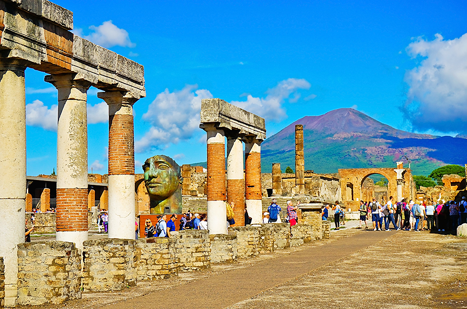 JAVENSHUTTERSTOCK Naples the Amalfi Coast Top Sights Extraordinary - photo 7