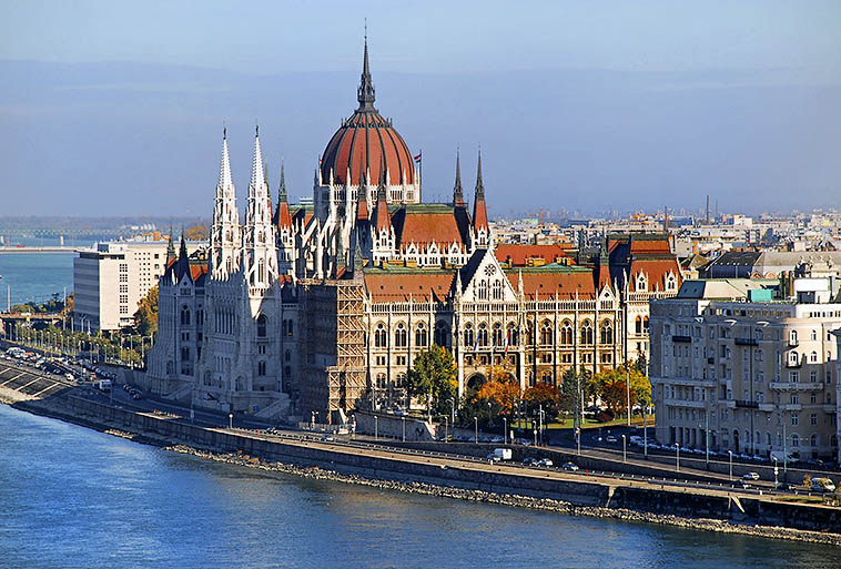 DRAGOS COSMIN PHOTOSGETTY IMAGES Budapest Top Sights Purpose built in - photo 9