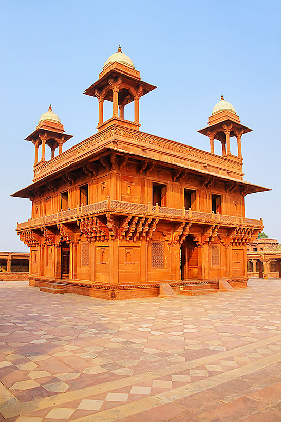 DON MAMMOSERSHUTTERSTOCK Delhi Agra Top Sights Delhis largest Hindu - photo 15