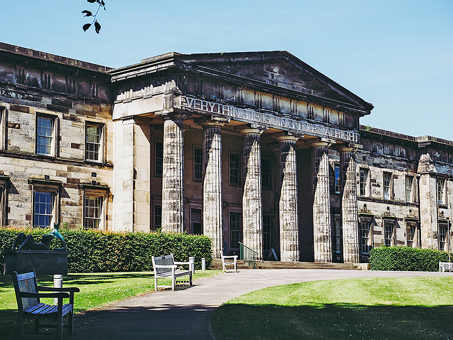 FLYSBTSHUTTERSTOCK Edinburgh Top Sights Tranquil haven of lush greenery - photo 12