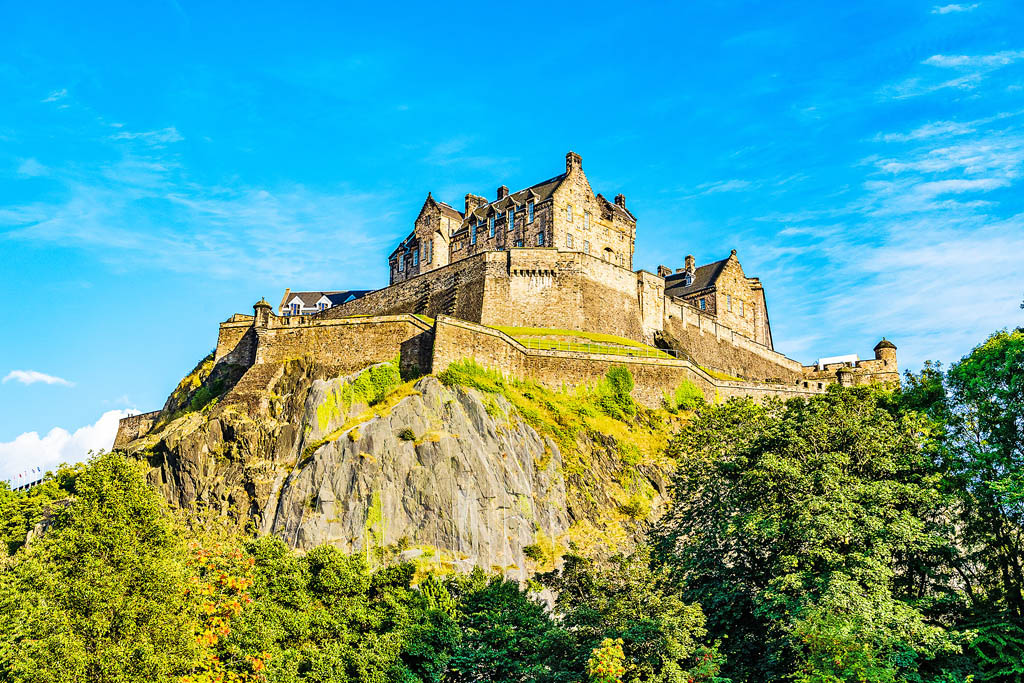 PHOTOFIRESSHUTTERSTOCK Edinburgh Top Sights Lost world beneath the - photo 5