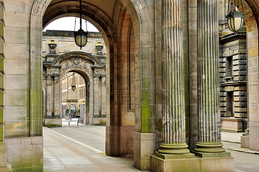 BUTTONS AND FLUFFSHUTTERSTOCK Glasgow Top Sights Poignant and enchanting - photo 7