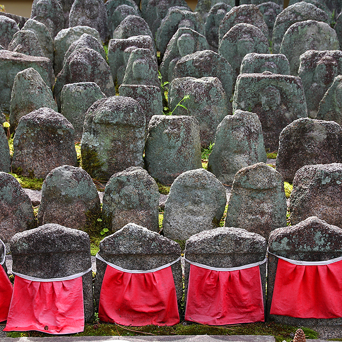 TUPUNGATOSHUTTERSTOCK Kyoto Osaka Top Sights Osaka Historic castle and - photo 15