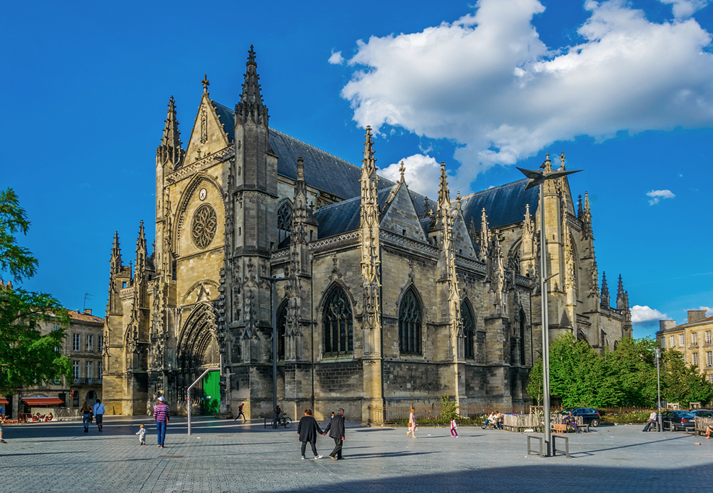 TRABANTOSSHUTTERSTOCK Bordeaux Top Sights Discover Bordeaux artists - photo 10