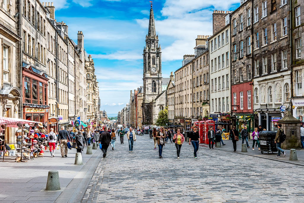 The Royal Mile MATTHI SHUTTERSTOCK GREAT BRITAINS TOP 12 PLAN YOUR TRIP - photo 6