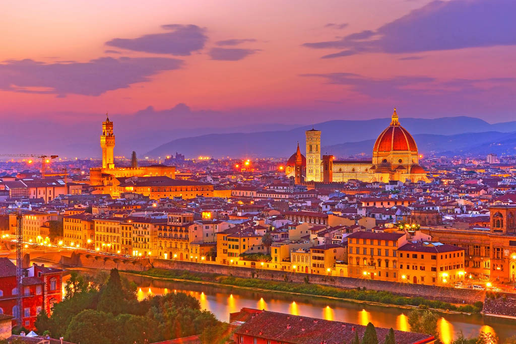 Florence JAVEN SHUTTERSTOCK Epicentre of the Roman Empire and birthplace - photo 3