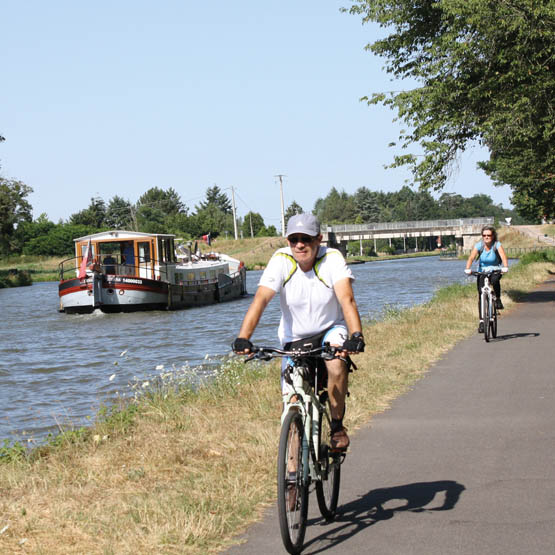 Canal Latral la Loire at Chavanne Stage 8 Most French towns have weekly - photo 7