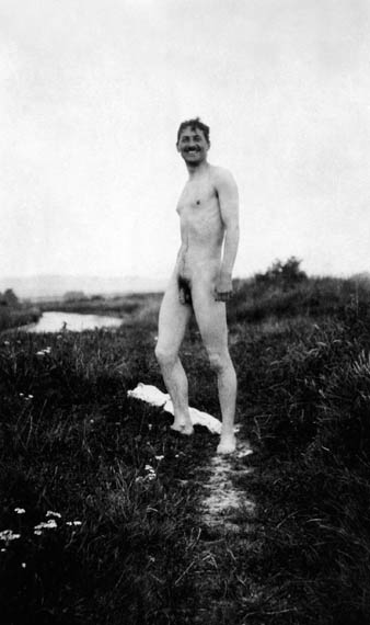 Justin Brooke in Bedales fashion around 1914 Private collection Lytton - photo 12