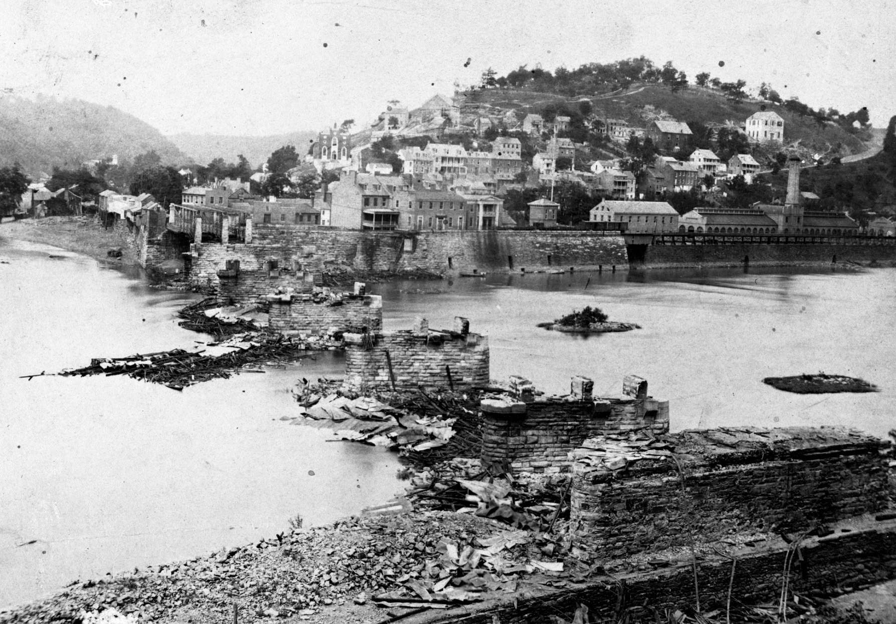 13 Wartime Harpers Ferry This is what the town and its approaches looked - photo 15