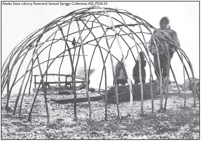 Natives made summer shelters from willows bent into shape and covered with - photo 5
