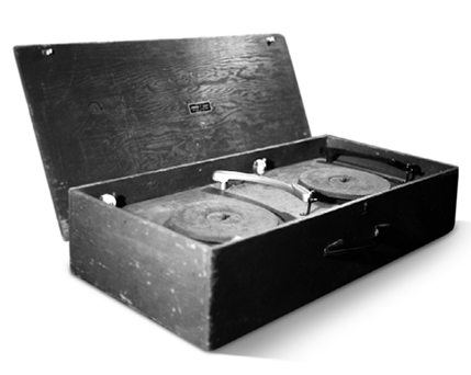Custom-made double turntable built in 1955 by Edward P Casey of the Bronx New - photo 3