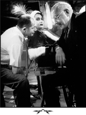 DeMille right takes direction from Billy Wilder on the set of Sunset - photo 6