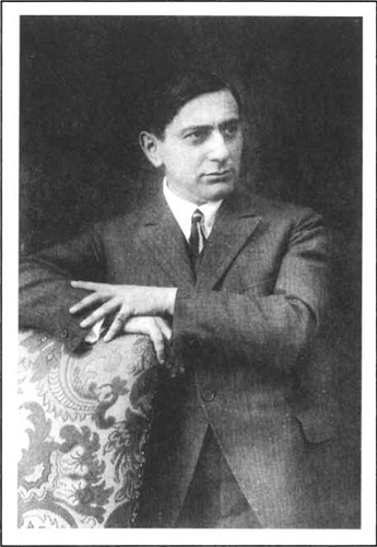 Ernst Lubitsch rising young director in an official portrait circa 1920 - photo 3