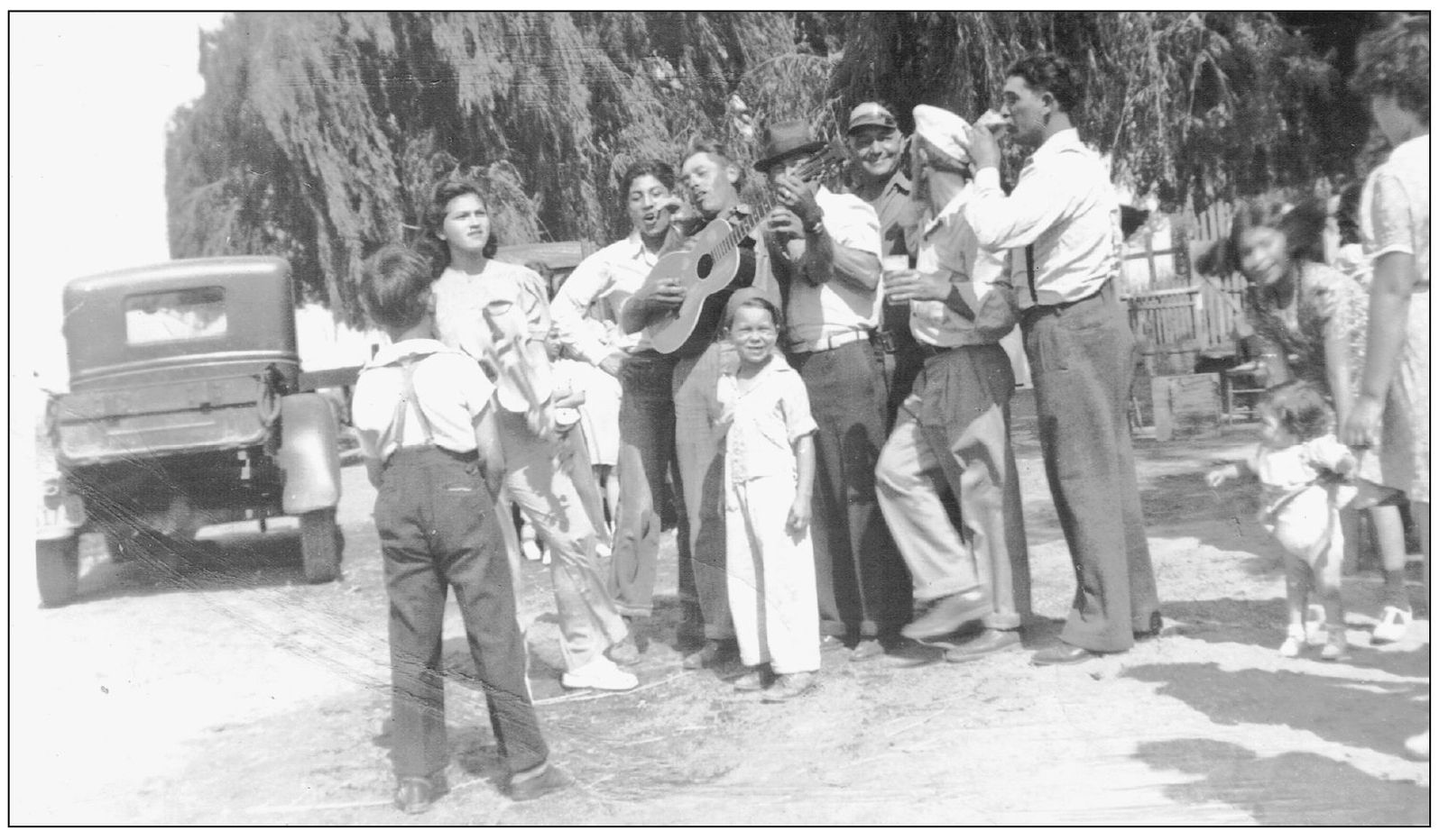 Machado family members visit Jos Dolores Sepulvedas descendants another family - photo 10