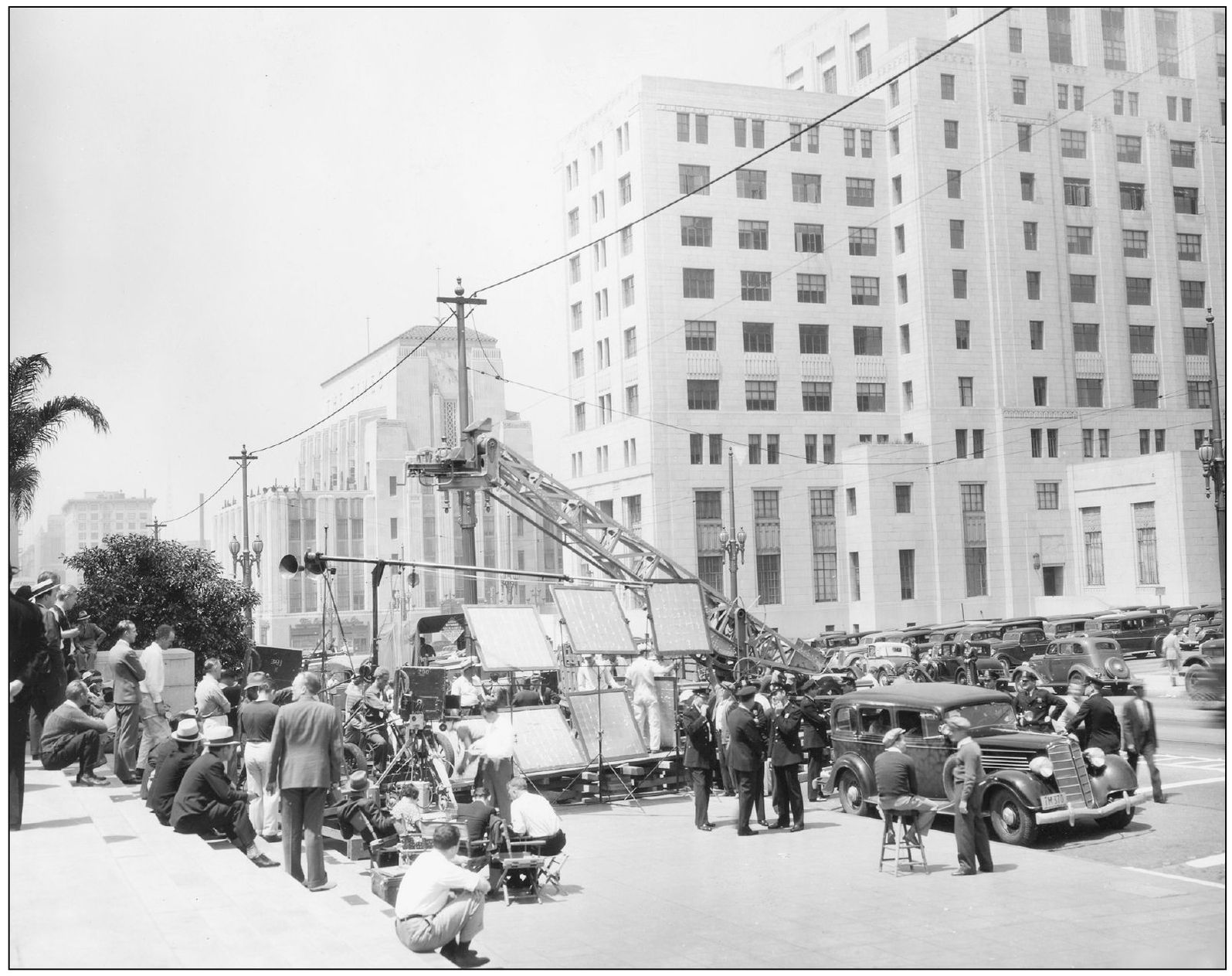 CITY HALL ENVIRONS 1936 The cast and crew from Straight from the Shoulder - photo 4