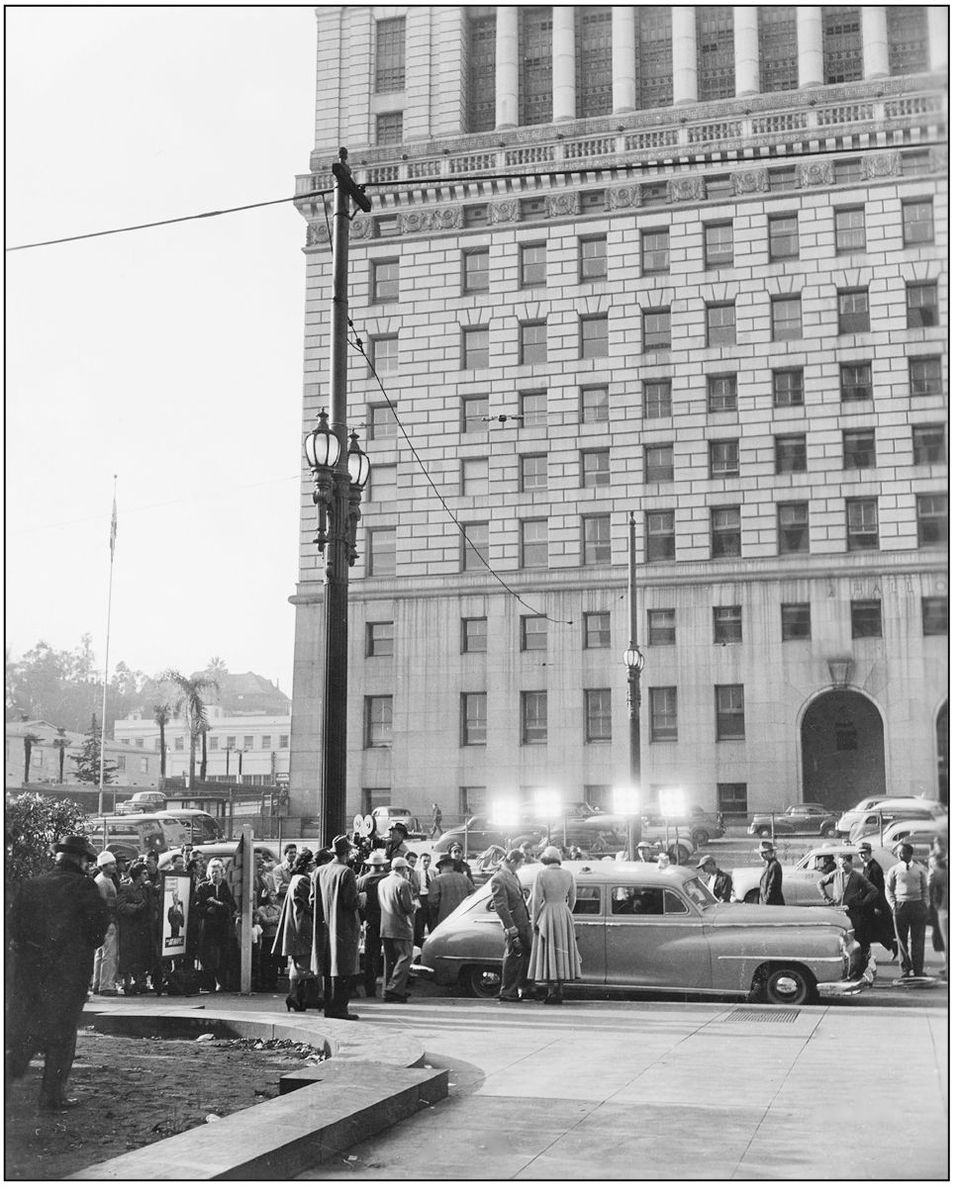 H ALL OF J USTICE 1949 The crew for Illegal Entry Universal sets up a shot - photo 6