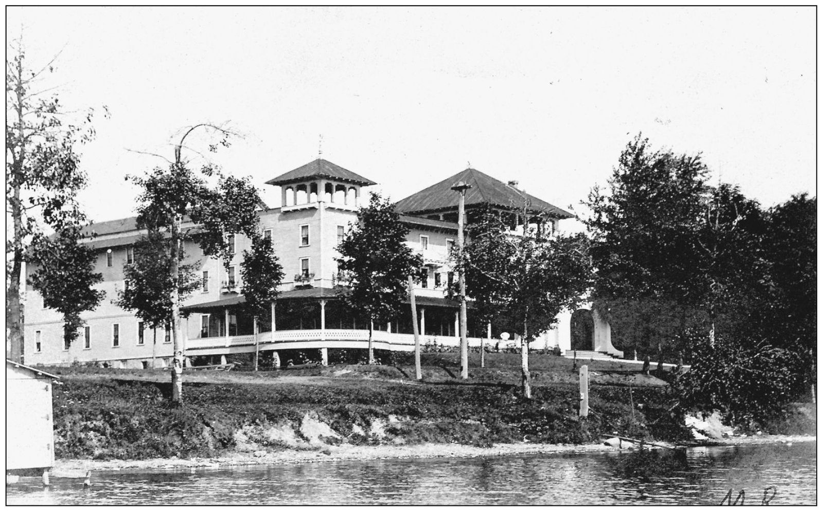 New for the 1903 summer season was this massive 300-room hotel known as Hotel - photo 8