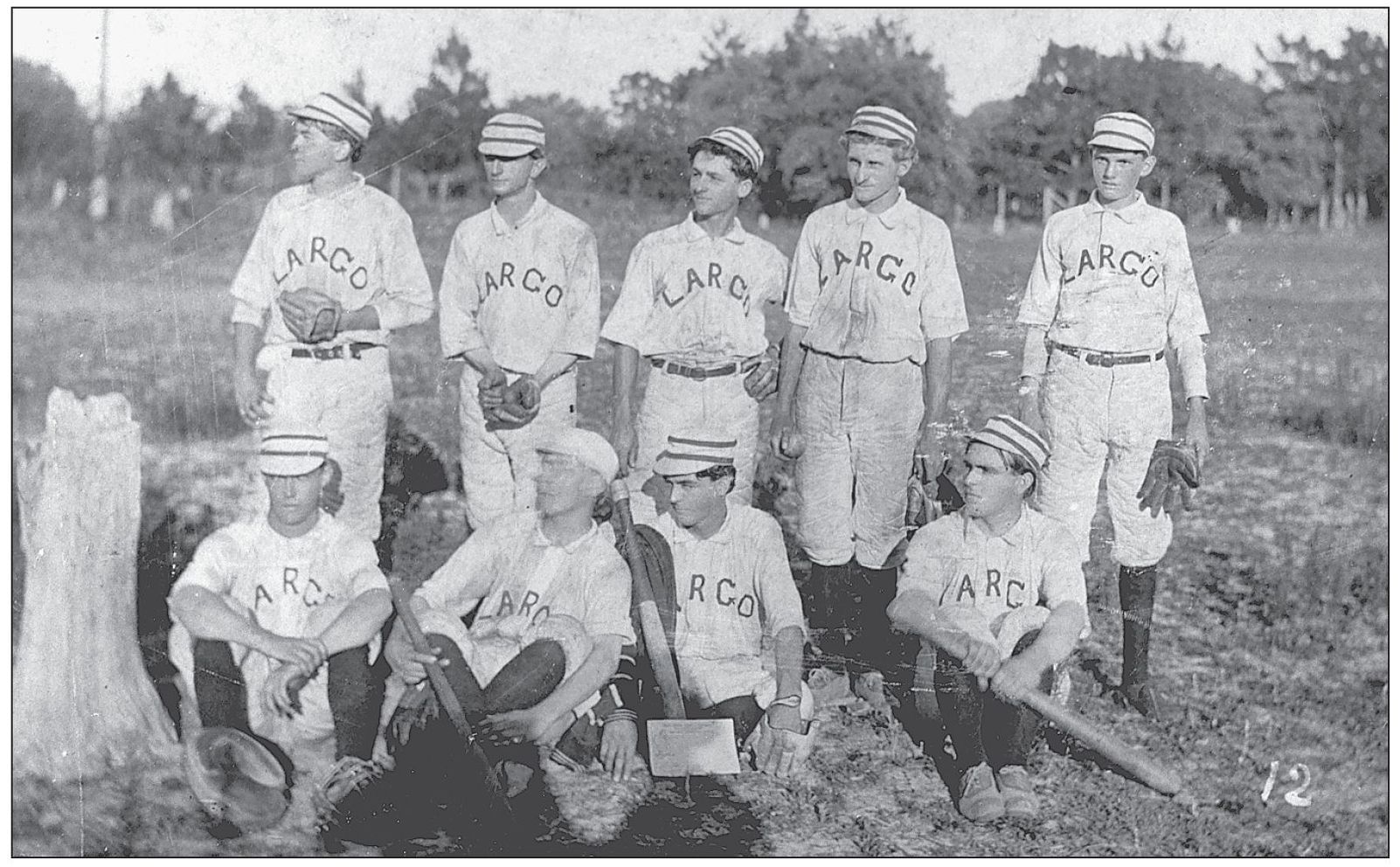 Members of a 1900s Largo baseball team shown wearing the Chicago-style pillbox - photo 7