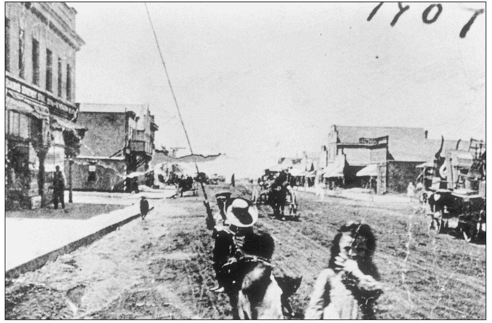 MAIN STREET 1907 This shot looking toward the ocean though not a clear - photo 8