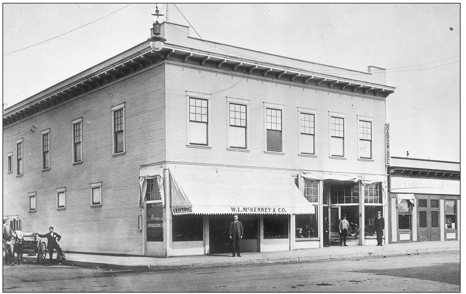 UNOFFICIAL CITY HALL AT MAIN AND WALNUT C 1910 WL McKenney may have - photo 13