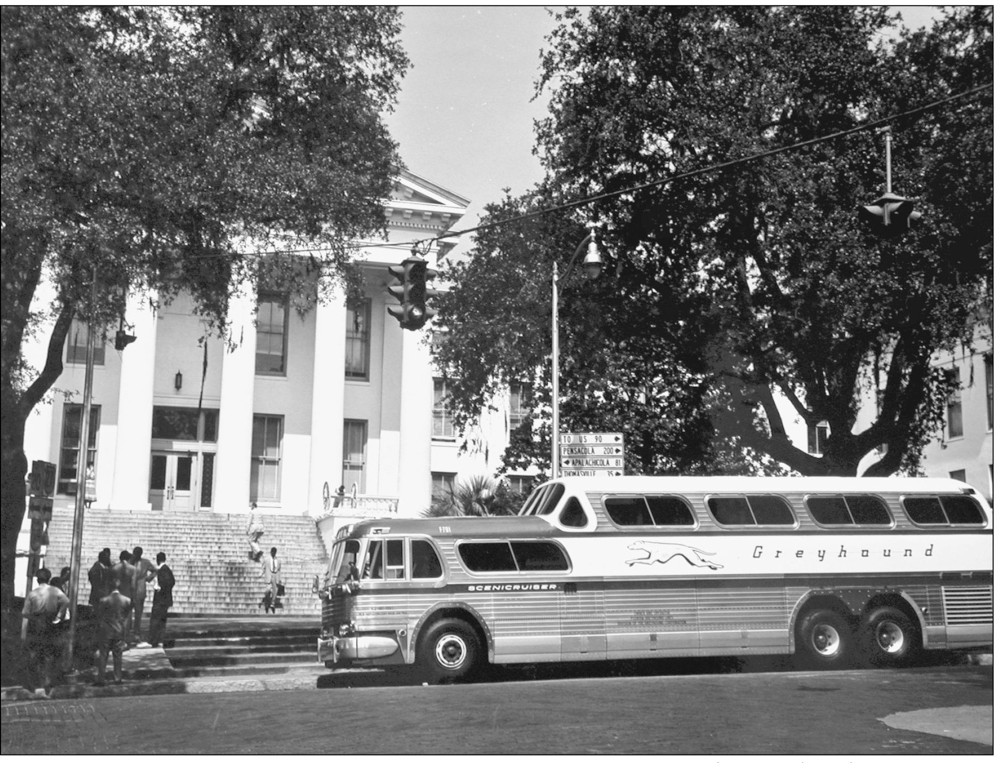 GREYHOUND SCENICRUISER IN FRONT OF THE CAPITOL 1954 The capitol with state - photo 12