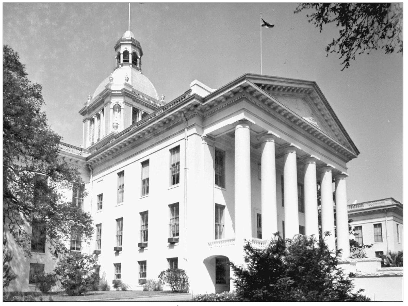 FLAGS FLYING AT THE CAPITOL 1954 The state flag never flew regularly from the - photo 13