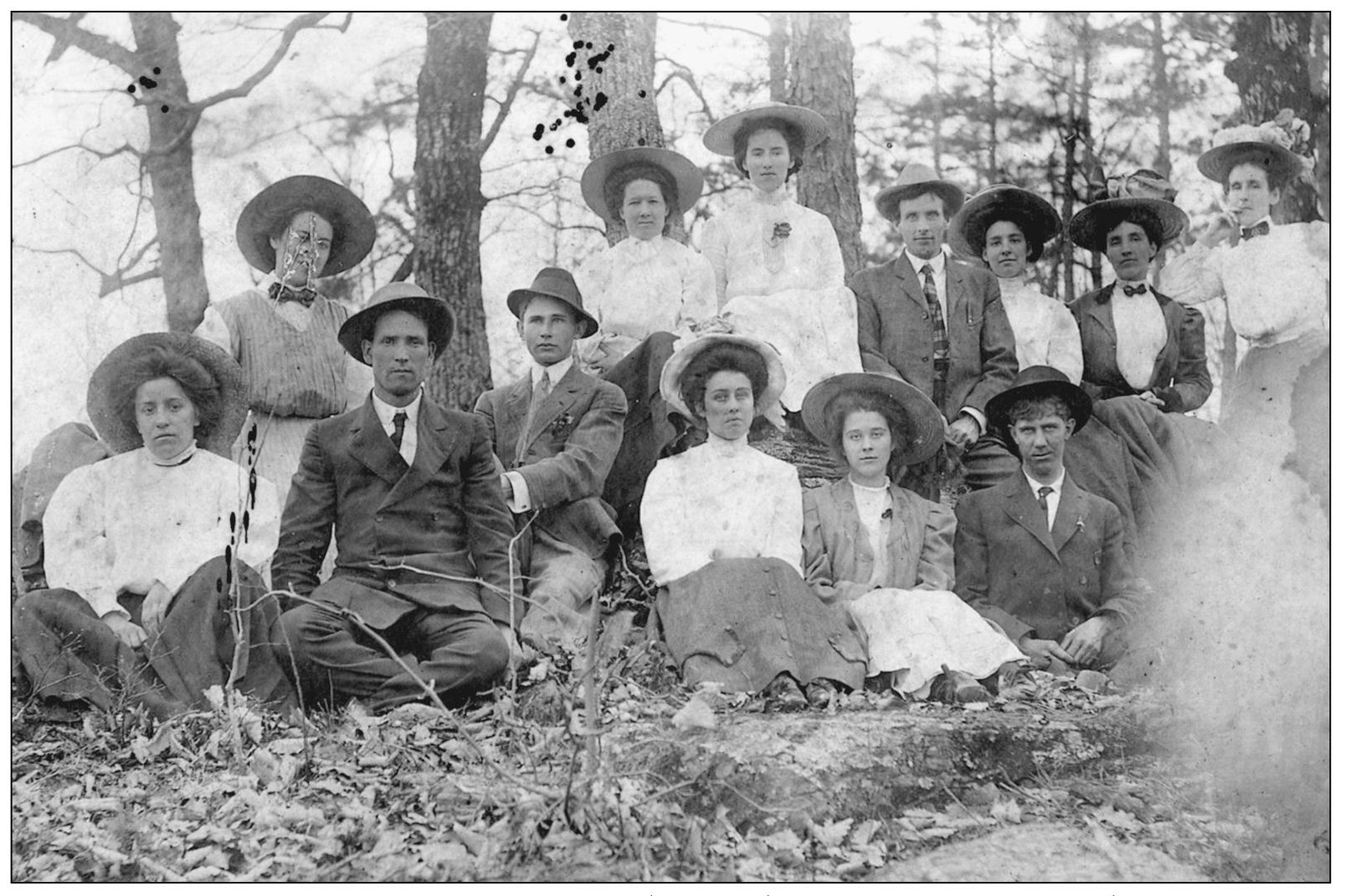 BOONE PICNIC IN THE EARLY 1900S Traveling to the mountains for a Sunday picnic - photo 5