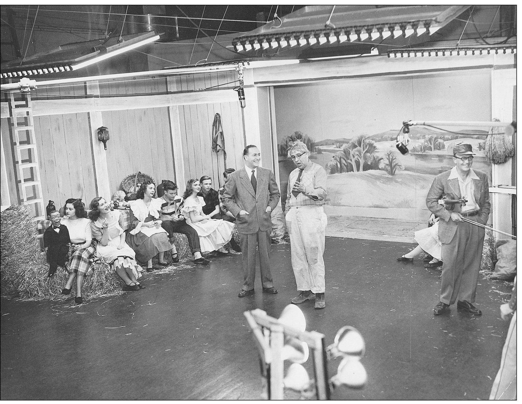 During the inaugural broadcast on WAVE-TV in 1948 director and emcee Burt - photo 3